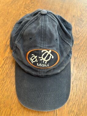 Men or Women’s MAUI Hawaiian Headwear,Embroidered Turtle design Cap. SnapBack.